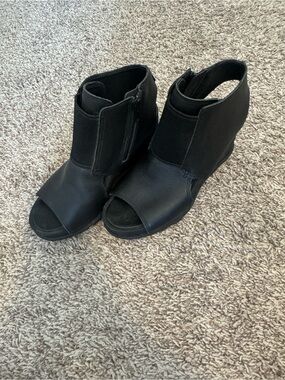 Sorel Black Peep-Toe Wedge Sandals